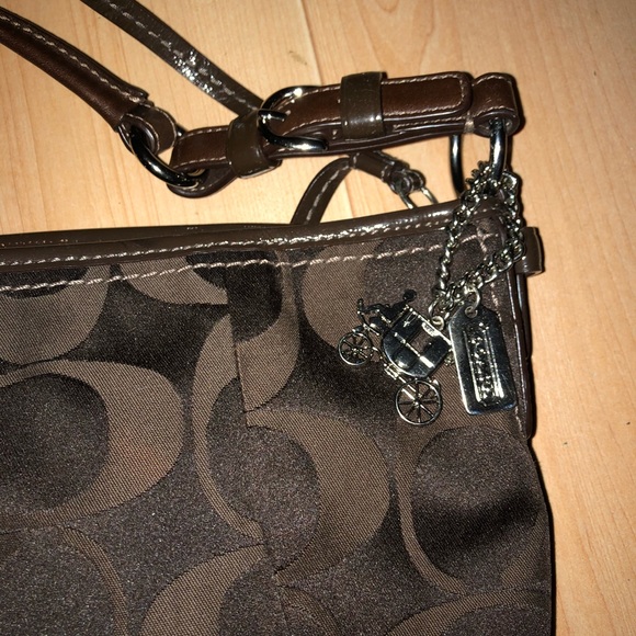 Coach Bag in Brown Fabric - Picture 6 of 8